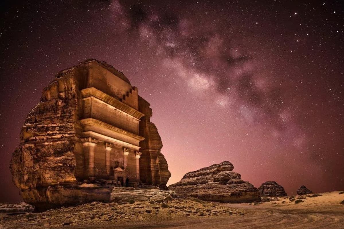باقة متكامله بين  والعلا والبحر الأحمر 
